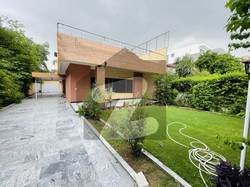 A Luxury Renovated House Available For Rent
