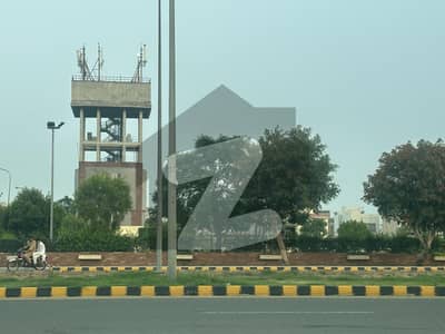 120 feet Road ki Prime location 10 Marla plot available for Sale