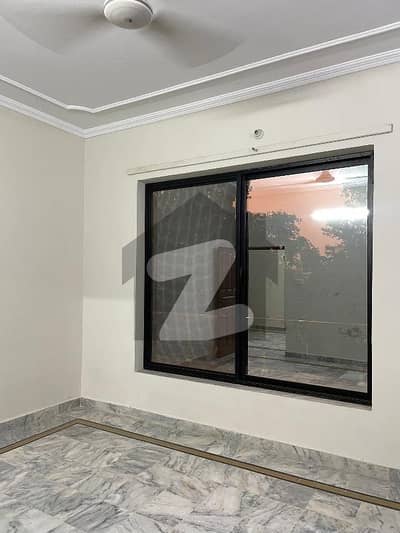 Beautiful Upper Portion Available in G10