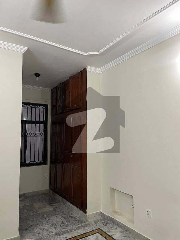 Beautiful Upper Portion Available in G10