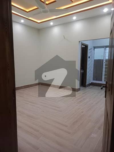 گلبرگ ریزیڈنشیا گلبرگ,اسلام آباد میں 2 کمروں کا 7 مرلہ زیریں پورشن 75.0 ہزار میں کرایہ پر دستیاب ہے۔