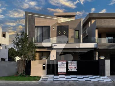 لیک سٹی رائیونڈ روڈ,لاہور میں 6 کمروں کا 10 مرلہ مکان 5.7 کروڑ میں برائے فروخت۔
