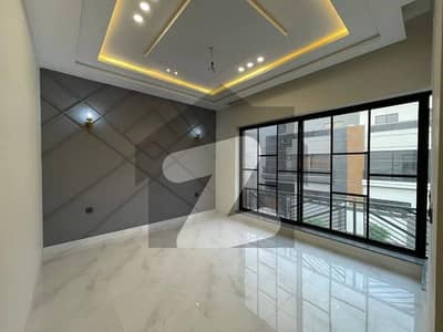 10 MARLA HOUSE AVAILABLE FOR RENT