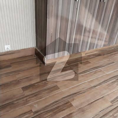 2.5 Marla 3rd Floor Flat Available For Rent