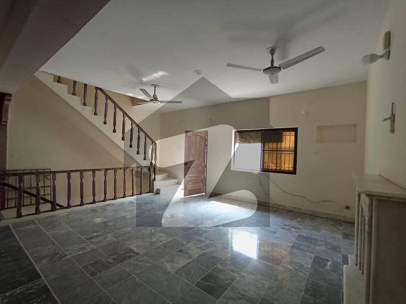 Avail Yourself A Great 1 Kanal Upper Portion In I-8