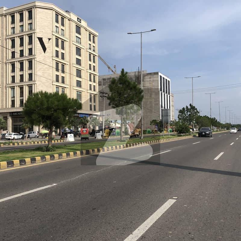 پائن ایونیو لاہور میں 10 مرلہ کمرشل پلاٹ 19.5 کروڑ میں برائے فروخت۔