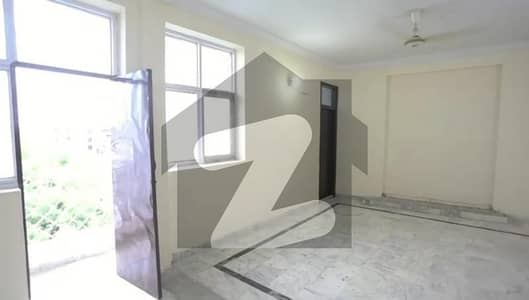 گرین ایونیو اسلام آباد میں 14 مرلہ عمارت 9.0 لاکھ میں کرایہ پر دستیاب ہے۔