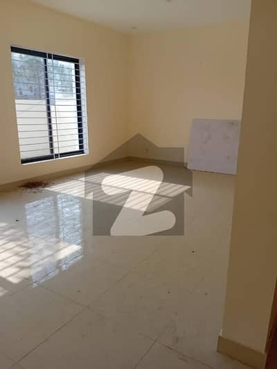 Ready To Buy A Lower Portion 5 Marla In Pakistan Town - Phase 2