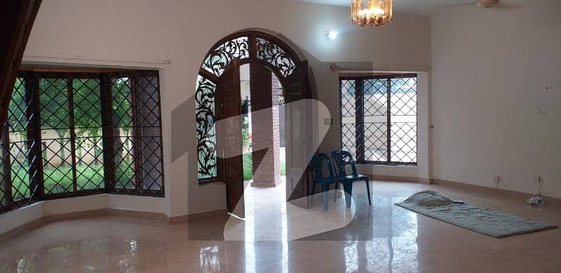 ایف ۔ 10 اسلام آباد میں 5 کمروں کا 1 کنال مکان 4.2 لاکھ میں کرایہ پر دستیاب ہے۔ ایف ۔ 10 اسلام آباد میں 5 کمروں کا 1 کنال مکان 4.2 لاکھ میں کرایہ پر دستیاب ہے۔