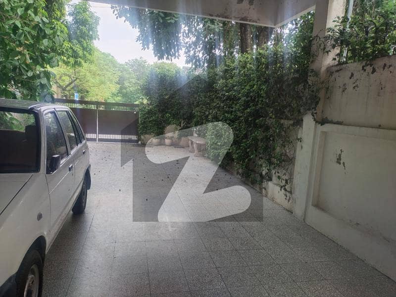 20 MARLA HOUSE UPPER PORTION AVALIABLE FOR RENT F-8 20 MARLA HOUSE UPPER PORTION AVALIABLE FOR RENT F-8
