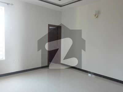 Prime Location 1000 Square Feet Flat Up For Rent In Gulraiz Housing Society Phase 2