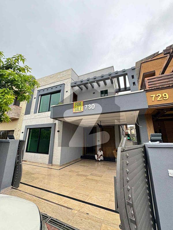 Luxury 10 Marla Designer House Boulevard Phase 4 Luxury 10 Marla Designer House Boulevard Phase 4
