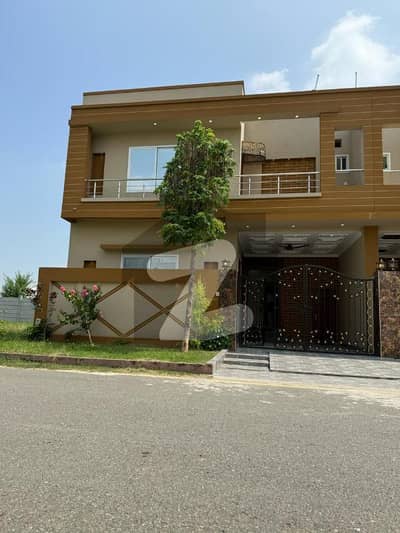 MODERN 5.5 MARLA HOUSE FOR SALE  Prime Location
