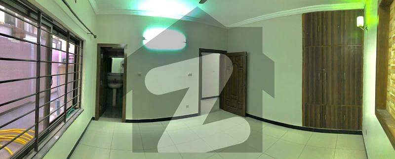 House For Rent In G-13 (10 Marla) House For Rent In G-13 (10 Marla)