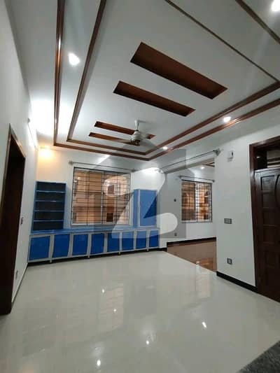 Brand New 1st Floor Available For Rent Location I 11 2 Family Bachelor'S Everyone Available For Rent Beautiful Location Corner House