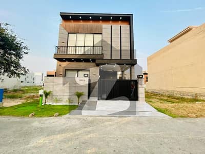 5 MARLA LUXRY MODREN HOUSE FOR SALE IN DHA 9 LAHORE