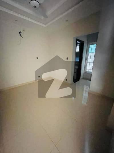 10 MARLA BEAUTIFULL NEW UPPER PORTION AVAILBLE FOR RENT
