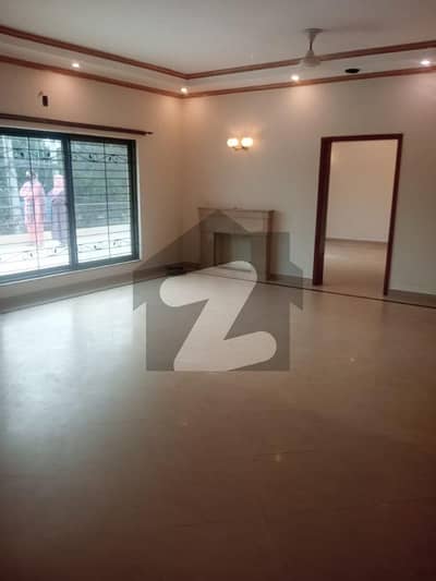 لیک سٹی میڈوز لاہور میں 3 کمروں کا 1 کنال بالائی پورشن 80.0 ہزار میں کرایہ پر دستیاب ہے۔