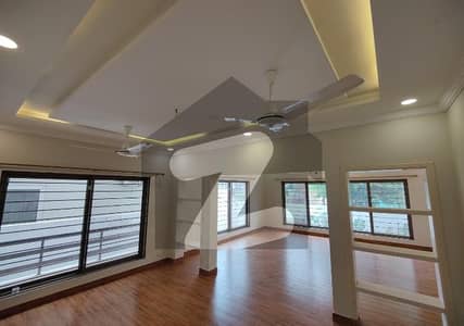 1 Kanal Elegant House Available For Rent On Prime Location In Reasonable Price