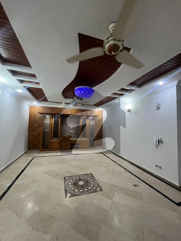 10 Marla House Available For Rent In G-13