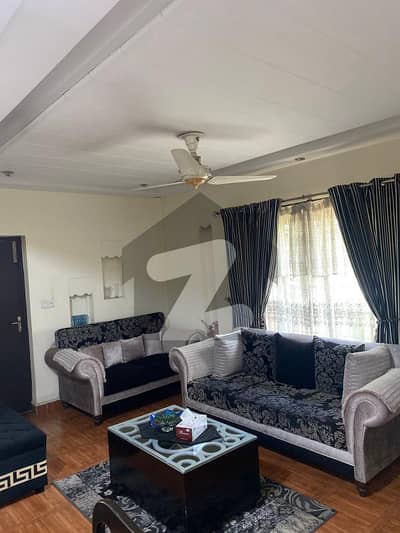 10 MARLA UPPER PORTION IDEAL LOCATION AVAILABLE FOR RENT IN MUHAFIZ TOWN