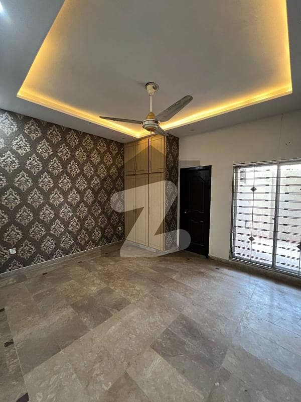 4 Marla Flat For Rent