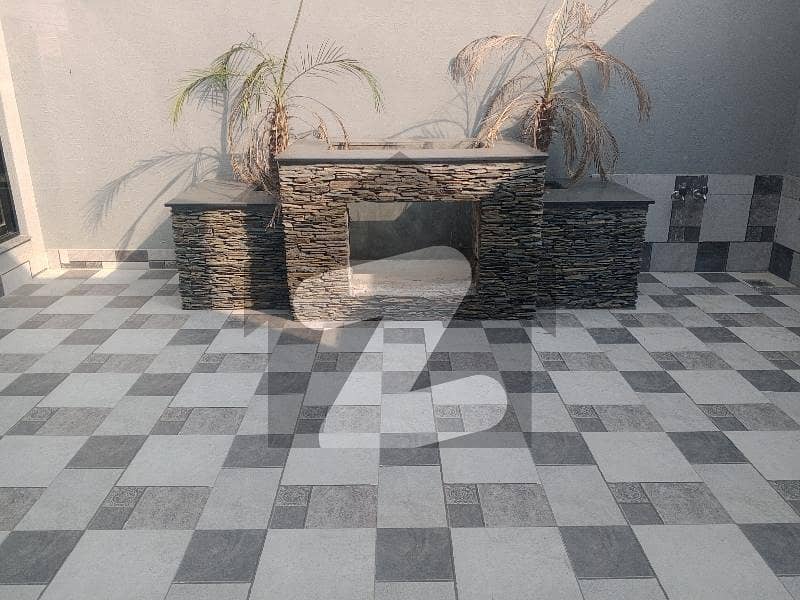 1 Kanal House For Ideal Location 1 Kanal House For Ideal Location