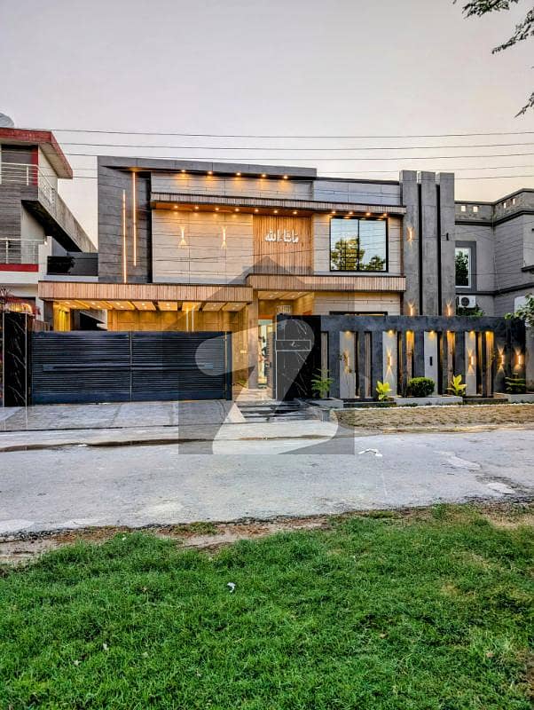 1 Kanal Luxury Designer House Available For Sale