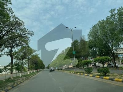 این ایف سی 1 لاہور میں 2 کنال کمرشل پلاٹ 8.25 کروڑ میں برائے فروخت۔
