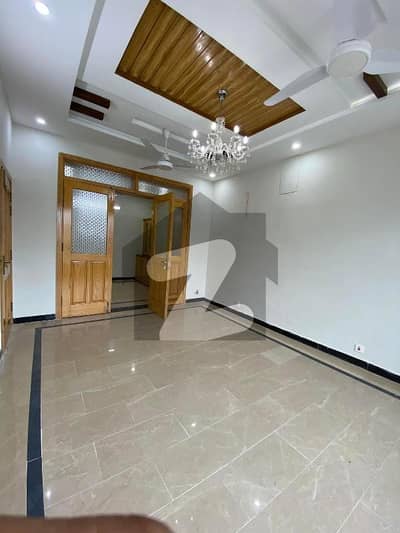 10 Marla (35x70) Beautiful Upper Portion Available For Rent In G-13/3 Islamabad
