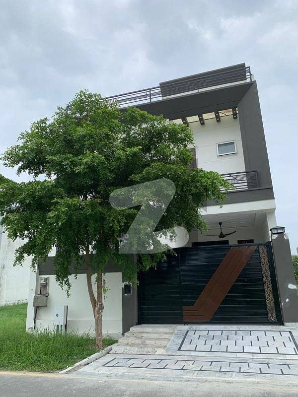 Prime Location House For sale In Royal Palm City - Block D