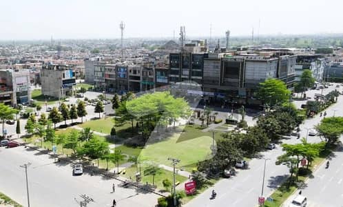 پیراگون سٹی لاہور میں 4 مرلہ کمرشل پلاٹ 3.0 کروڑ میں برائے فروخت۔