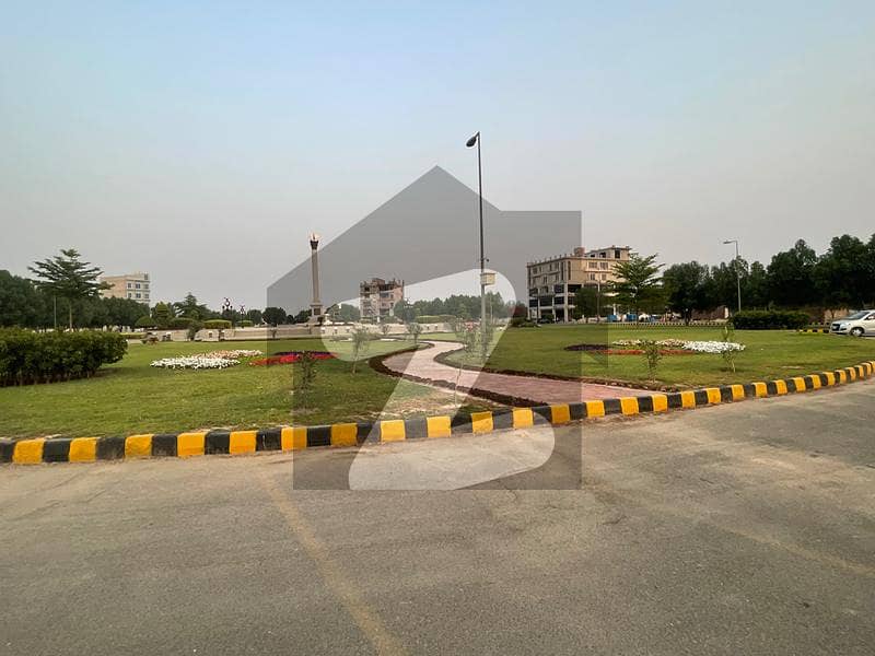 10 Marla Plot Park Facing B Block 10 Marla Plot Park Facing B Block