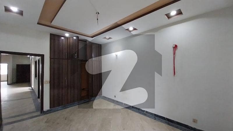 Prime 5 Marla Flat in Nasheman Iqbal Society, Phase I