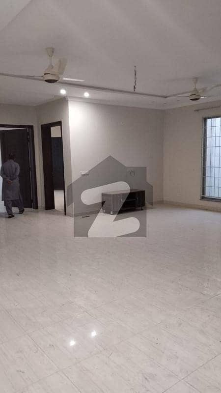 1 Kanal Upper Portion Available For Rent