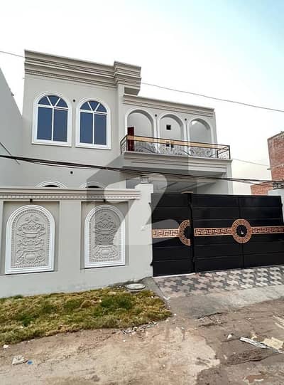 ملتان پبلک سکول روڈ ملتان میں 3 کمروں کا 5 مرلہ مکان 1.25 کروڑ میں برائے فروخت۔