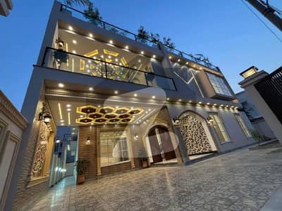 10 Marla Luxury House For Sale in Buch Villas Multan