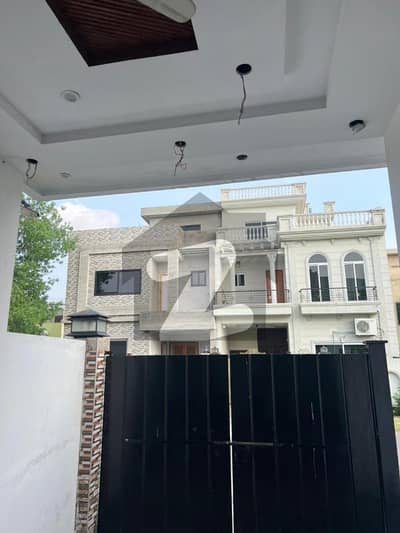 سٹی ہاؤسنگ سوسائٹی گوجرانوالہ میں 5 کمروں کا 5 مرلہ مکان 1.5 کروڑ میں برائے فروخت۔