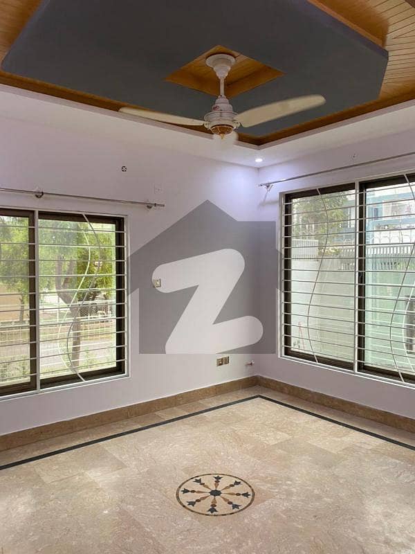 CORNER HOUSE WITH EXTRA LAND FOR RENT