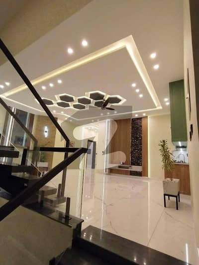10 Marla independent 5 Bed Full House Available For Rent in Gulraiz