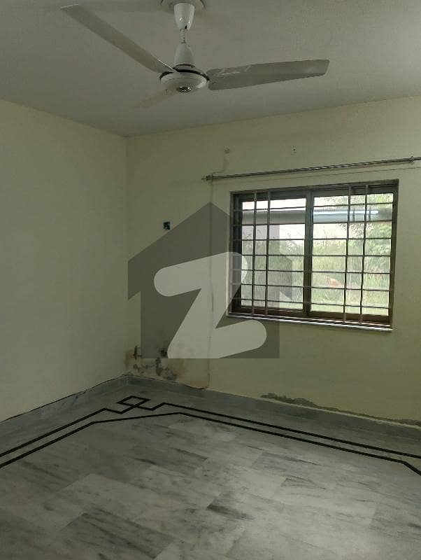 Ideal Lower Portion For Rent In G-13 Ideal Lower Portion For Rent In G-13