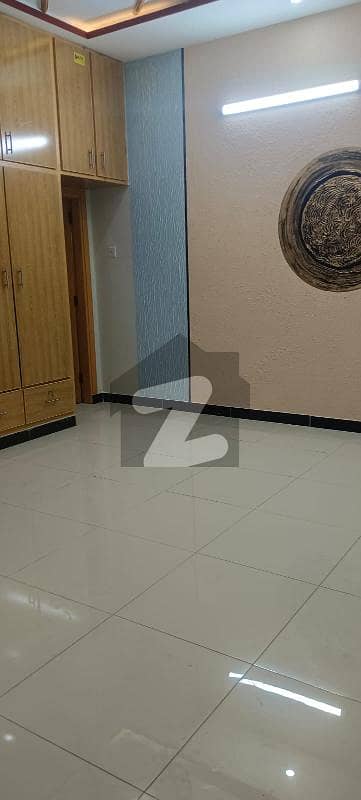 جی ۔ 11 اسلام آباد میں 6 کمروں کا 14 مرلہ مکان 10.5 کروڑ میں برائے فروخت۔