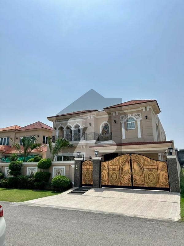 500 Sq Yard Beautiful House available for Rent
