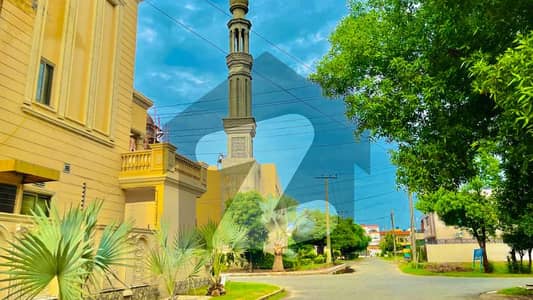 CORNER 10 MARLA PLOT FOR SALE IN VALENCIA TOWN LAHORE