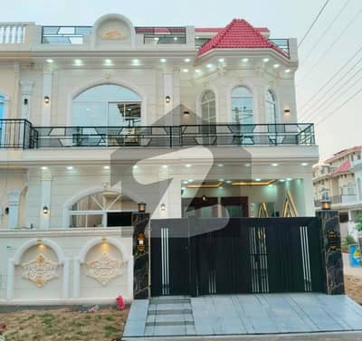بش ایگزیکٹو ولاز ملتان میں 4 کمروں کا 5 مرلہ مکان 2.1 کروڑ میں برائے فروخت۔