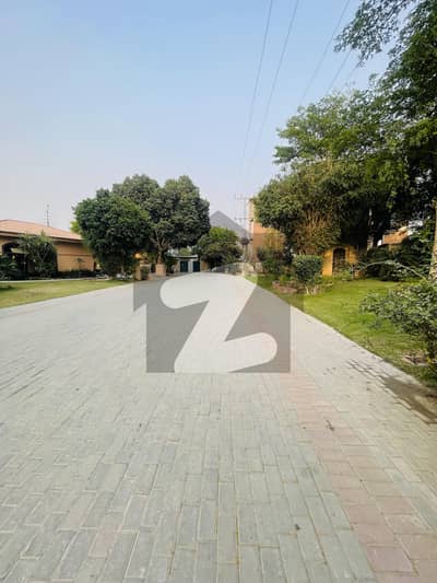 صوفیہ فارم ہاؤسز بیدیاں روڈ,لاہور میں 1 کمرے کا 2 کنال فارم ہاؤس 2.0 کروڑ میں برائے فروخت۔
