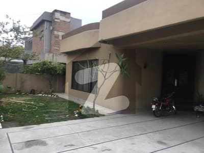 1 Kanal Modern Desing, Brand New Owner Built House Available For Sale