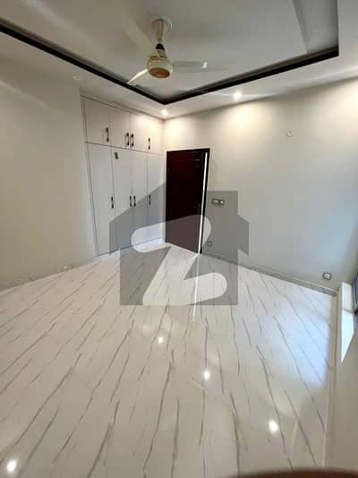 10 Marla Lower Portion Available For Rent
