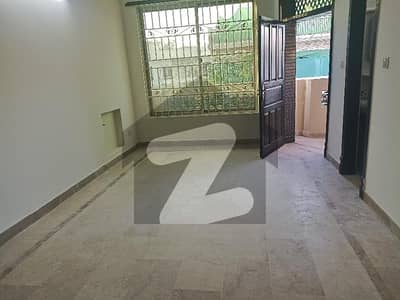 جی ۔ 8 اسلام آباد میں 4 کمروں کا 5 مرلہ مکان 5.2 کروڑ میں برائے فروخت۔