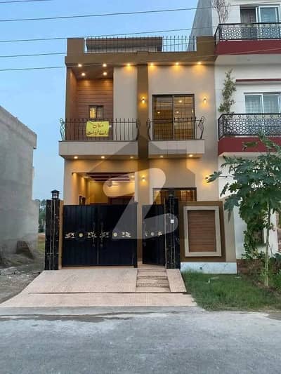 Central Park C Block 3.5 Marla Hot Location House Available For Sale Prime Location Near Tooo Park Masjid. . . Central Park C Block 3.5 Marla Hot Location House Available For Sale Prime Location Near Tooo Park Masjid. . .